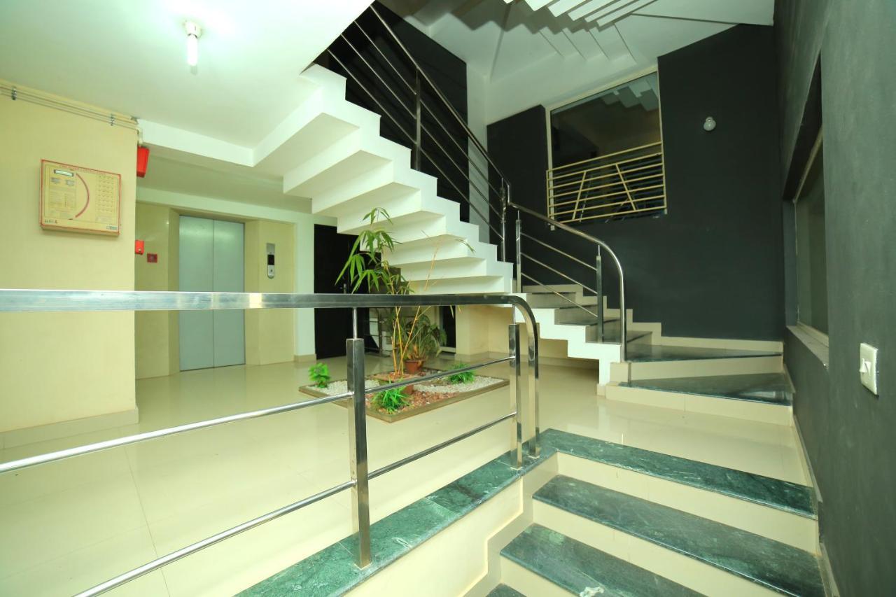 טריואנדרום Hotel Falcon מראה חיצוני תמונה