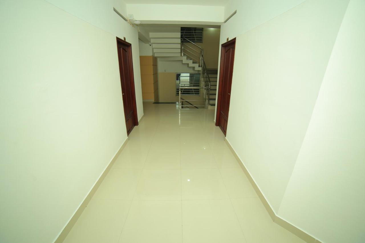 טריואנדרום Hotel Falcon מראה חיצוני תמונה