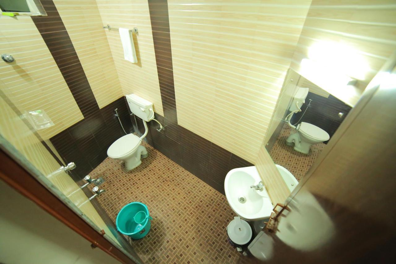 טריואנדרום Hotel Falcon מראה חיצוני תמונה