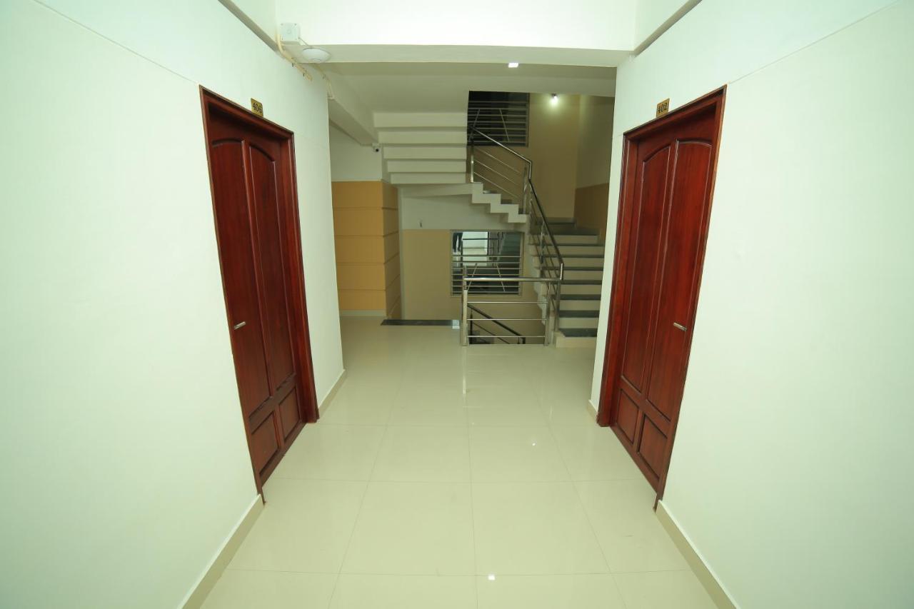 טריואנדרום Hotel Falcon מראה חיצוני תמונה