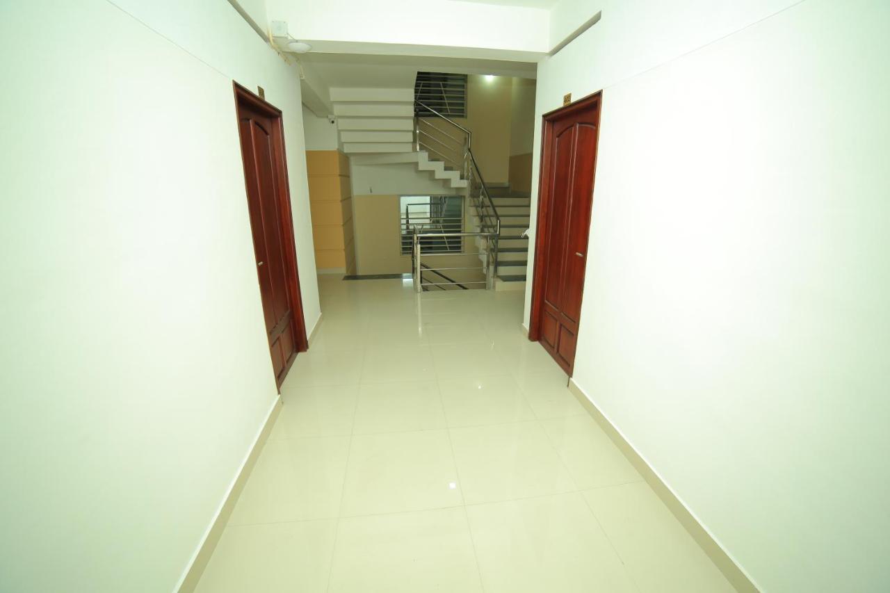טריואנדרום Hotel Falcon מראה חיצוני תמונה