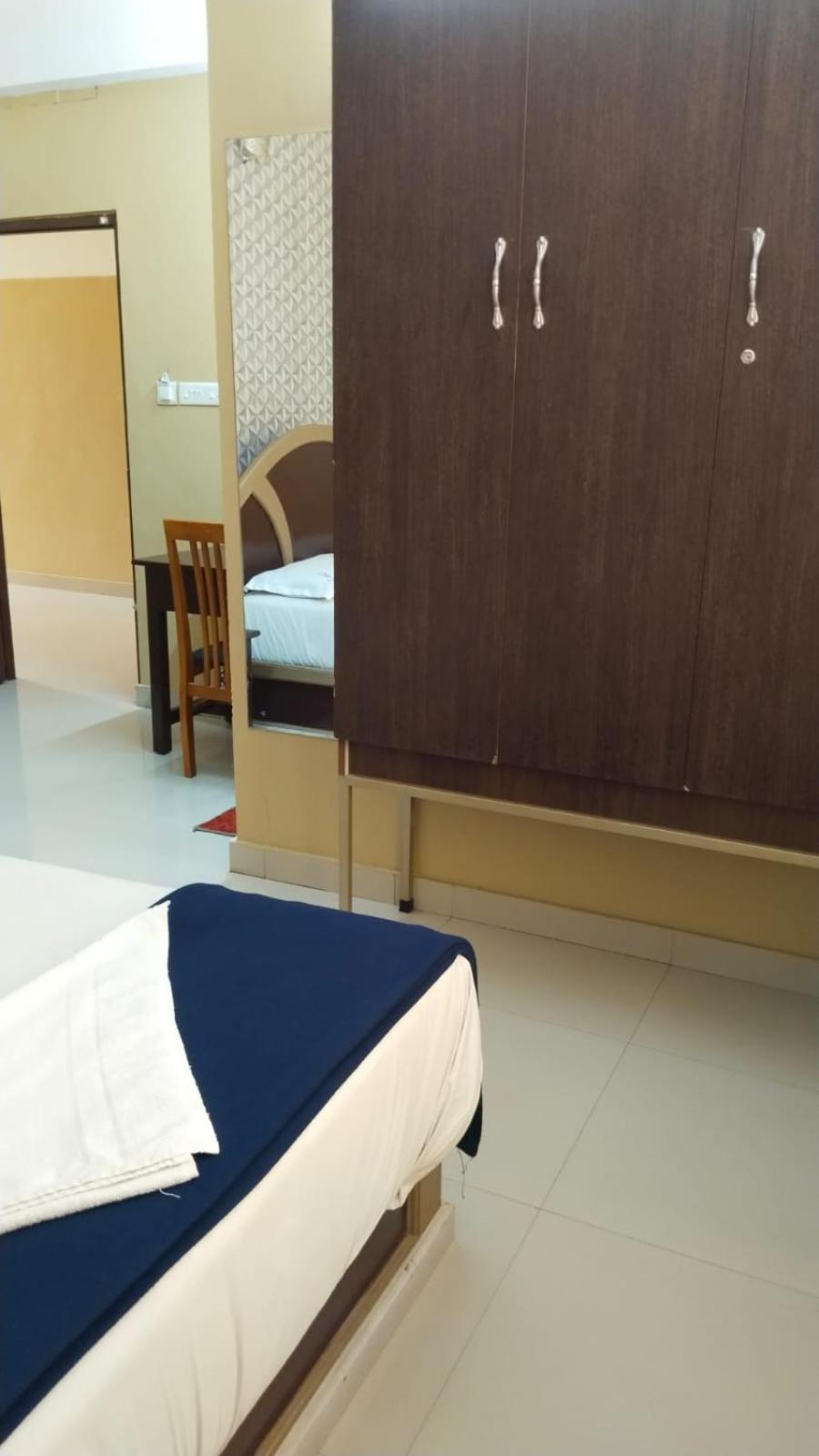 טריואנדרום Hotel Falcon מראה חיצוני תמונה