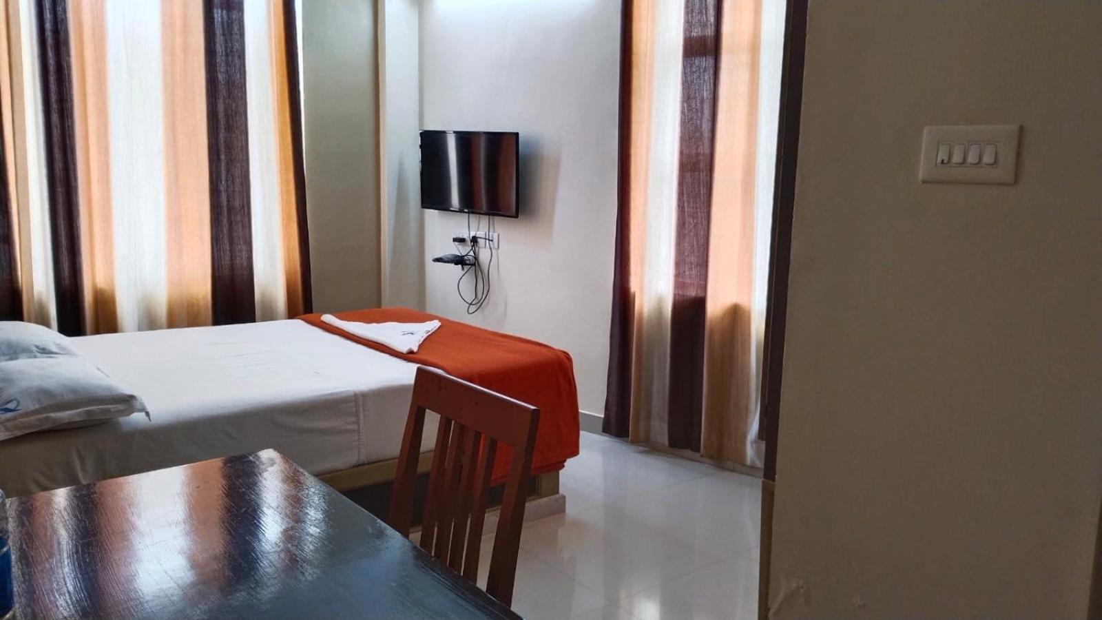 טריואנדרום Hotel Falcon מראה חיצוני תמונה